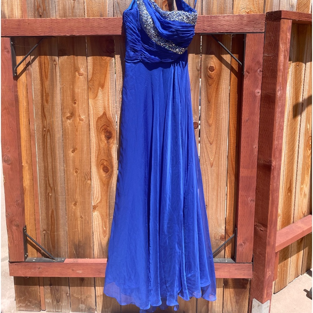 Gorgeous soft sexy Mac Dugal gown! 10